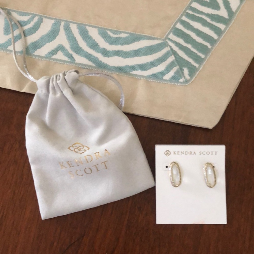 Kendra Scott white pearl post earrings